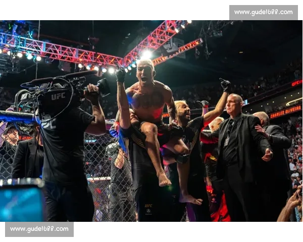 UFC桑托斯对决战警火力全开谁能在硬碰硬较量中笑到最后